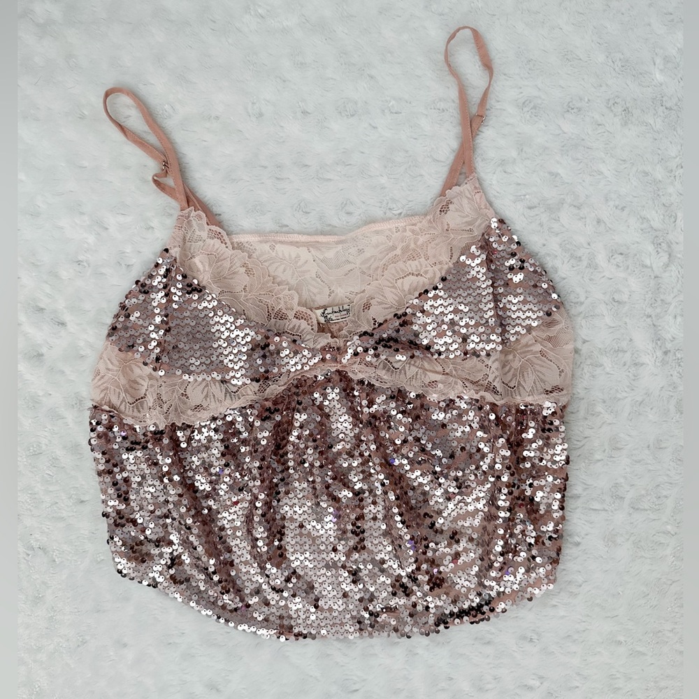 NWT- FREE PEOPLE Right Rhythm Sequin Cami Top ||
CHAMPAGNE COMBO - Picture 5 of 13
